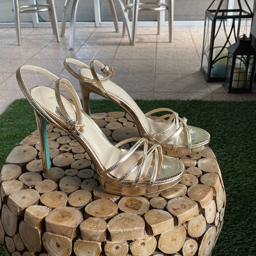 Gold Betsey Johnson heels brand new